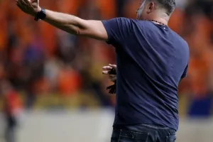 ΑΠΟΕΛ 1-1 Απόλλων: Πέτροβιτς και Νταρίκβα μοίρασαν... το ντέρμπι (φώτος)