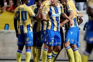 ΑΠΟΕΛ 1-1 Απόλλων: Πέτροβιτς και Νταρίκβα μοίρασαν... το ντέρμπι (φώτος)