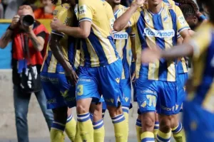 ΑΠΟΕΛ 1-1 Απόλλων: Πέτροβιτς και Νταρίκβα μοίρασαν... το ντέρμπι (φώτος)