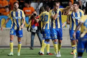 ΑΠΟΕΛ 1-1 Απόλλων: Πέτροβιτς και Νταρίκβα μοίρασαν... το ντέρμπι (φώτος)