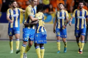 ΑΠΟΕΛ 1-1 Απόλλων: Πέτροβιτς και Νταρίκβα μοίρασαν... το ντέρμπι (φώτος)