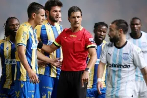 ΑΠΟΕΛ 1-1 Απόλλων: Πέτροβιτς και Νταρίκβα μοίρασαν... το ντέρμπι (φώτος)
