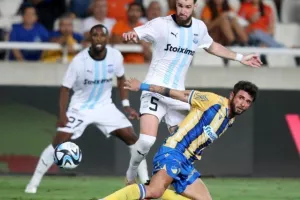 ΑΠΟΕΛ 1-1 Απόλλων: Πέτροβιτς και Νταρίκβα μοίρασαν... το ντέρμπι (φώτος)