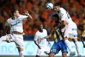 ΑΠΟΕΛ 1-1 Απόλλων: Πέτροβιτς και Νταρίκβα μοίρασαν... το ντέρμπι (φώτος)