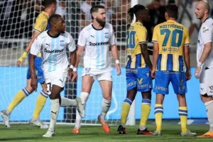 ΑΠΟΕΛ 1-1 Απόλλων: Πέτροβιτς και Νταρίκβα μοίρασαν... το ντέρμπι (φώτος)