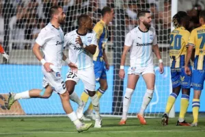 ΑΠΟΕΛ 1-1 Απόλλων: Πέτροβιτς και Νταρίκβα μοίρασαν... το ντέρμπι (φώτος)