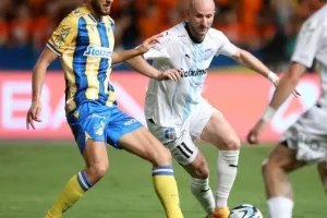 ΑΠΟΕΛ 1-1 Απόλλων: Πέτροβιτς και Νταρίκβα μοίρασαν... το ντέρμπι (φώτος)