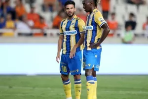 ΑΠΟΕΛ 1-1 Απόλλων: Πέτροβιτς και Νταρίκβα μοίρασαν... το ντέρμπι (φώτος)
