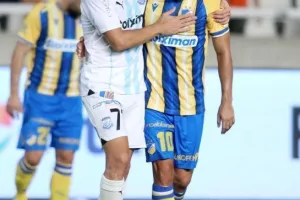 ΑΠΟΕΛ 1-1 Απόλλων: Πέτροβιτς και Νταρίκβα μοίρασαν... το ντέρμπι (φώτος)