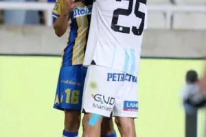 ΑΠΟΕΛ 1-1 Απόλλων: Πέτροβιτς και Νταρίκβα μοίρασαν... το ντέρμπι (φώτος)