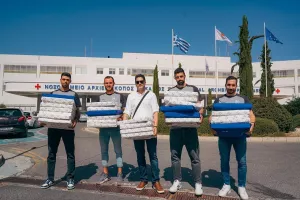Απόλλων/Επίσκεψη στο Παιδοογκολογικό τμήμα: "Οι πραγματικοί MVP στον αγώνα της ζωής" (Βίντεο/Φώτος)