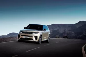 Το νέο Range Rover Sport SV αποτελεί την πιο ισχυρή έκδοση στην ιστορία του μοντέλου