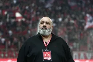 Ολυμπιακός: «Στοπ» στη μεταγραφολογία και τα σενάρια από Καραπαπά
