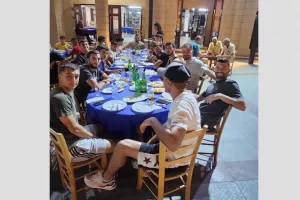 Δείπνο στην Ομόνοια Αρ.