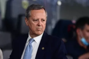 "Θα αποφασίσουμε ποιος έφταιγε για τις κάρτες, δεν μπορώ να πω την άποψή μου για τις κλήσεις"