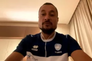 Κορέια-ESPN/ "Θα χρειαστεί... θαύμα με Ισπανία/ Αρκετός κόσμος αστειεύεται ότι ο προπονητής είναι πατέρας μου"!