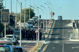 Ισχυρή αστυνομική δύναμη (Φώτος)