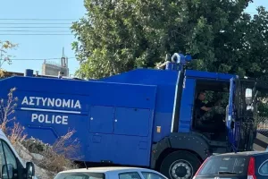 Ισχυρή αστυνομική δύναμη (Φώτος)
