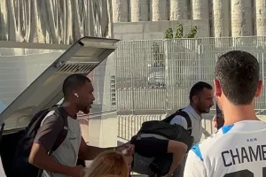 Η άφιξη του Απόλλωνα (Φώτος)