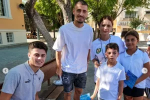 Επίσκεψη... στο 1ο Δημοτικό σχολείο Πάφου (Φώτος)