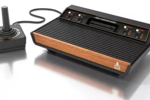 Ερχεται η ρετρό κονσόλα Atari 2600+ (βίντεο)