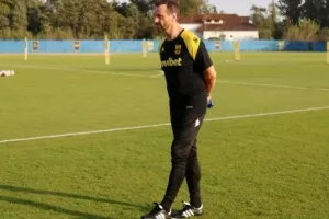 Η επιστροφή του Ντουκουρέ και ο «γρίφος» στην αριστερή πλευρά του Άρη
