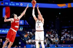 Με είκοσι τρίποντα έκανε τη δεύτερη καλύτερη επίδοση όλων των εποχών (βίντεο)