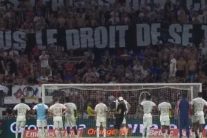 Οι ultras της Λυών μίλησαν στους παίκτες μετά την «τεσσάρα» απ' την Παρί: «Μην αμαυρώνετε τη φανέλα»