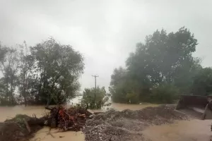Πλημμύρες σε όλο σχεδόν τον νομό Τρικάλων (φώτος)
