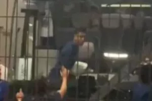 Viral ο Μπέλινγκχαμ, μπερδεύτηκε κι επιβιβάστηκε στο πούλμαν των Ουκρανών!