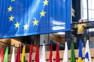 Η Ευρωπαϊκή Ένωση αρχίζει έρευνα για τα φθηνά ηλεκτρικά αυτοκίνητα από την Κίνα