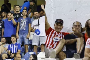 ΦΩΤΟΡΕΠΟΡΤΑΖ από τον κόσμο στο Βαρωσιώτικο ντέρμπι