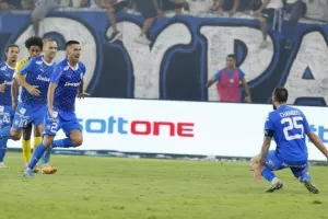 Απόλλων - ΑΕΛ: Το πρώτο της χρονιάς... βάφτηκε γαλάζιο! (Φώτος)