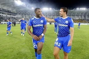Απόλλων - ΑΕΛ: Το πρώτο της χρονιάς... βάφτηκε γαλάζιο! (Φώτος)