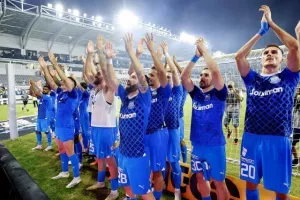 Απόλλων - ΑΕΛ: Το πρώτο της χρονιάς... βάφτηκε γαλάζιο! (Φώτος)