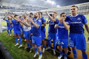 Μετά τη νίκη στο ντέρμπι/ Παίκτες και κόσμος... έγιναν ένα! (Βίντεο - Φώτος)