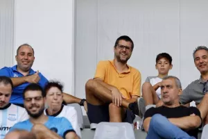 Ο κόσμος στις εξέδρες του “ΑλφαΜέγα”