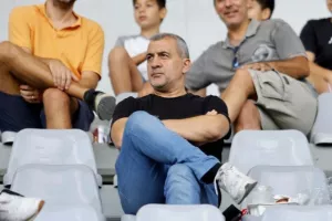 Ο κόσμος στις εξέδρες του “ΑλφαΜέγα”