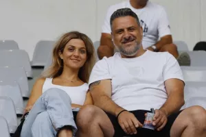 Ο κόσμος στις εξέδρες του “ΑλφαΜέγα”