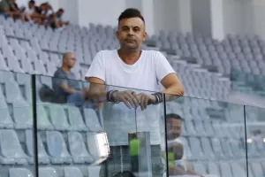 Ο κόσμος στις εξέδρες του “ΑλφαΜέγα”