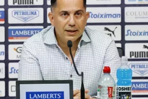 Δείτε όσα είπαν Μιλόγεβιτς/Κίρζης (Ανέβηκαν οι τόνοι στη διάσκεψη)