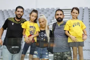 Έντονο... το κίτρινο χρώμα! (φωτορεπορτάζ)