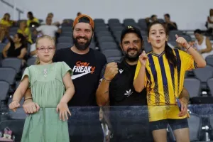 Έντονο... το κίτρινο χρώμα! (φωτορεπορτάζ)