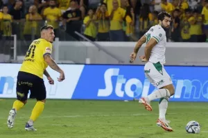 ΑΕΛ 0-0 Ομόνοια: "Ανίκητοι" Μούριελ και Φαμπιάνο, στο "μηδέν" το ντέρμπι (φώτος)