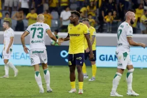 ΑΕΛ 0-0 Ομόνοια: "Ανίκητοι" Μούριελ και Φαμπιάνο, στο "μηδέν" το ντέρμπι (φώτος)