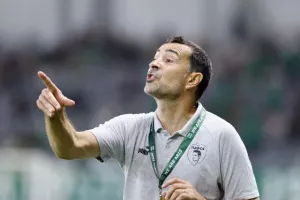 Άρης-Πάφος: Ντέρμπι όπως το περιμέναμε, τρομερός… Βανά και μοιρασιά (φώτος)