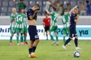 Άρης-Πάφος: Ντέρμπι όπως το περιμέναμε, τρομερός… Βανά και μοιρασιά (φώτος)