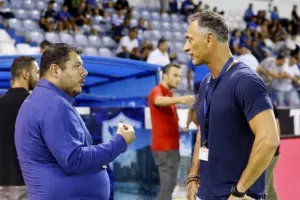 ΦΩΤΟΡΕΠΟΡΤΑΖ από τον κόσμο στο Βαρωσιώτικο ντέρμπι