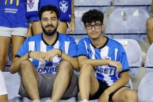 ΦΩΤΟΡΕΠΟΡΤΑΖ από τον κόσμο στο Βαρωσιώτικο ντέρμπι