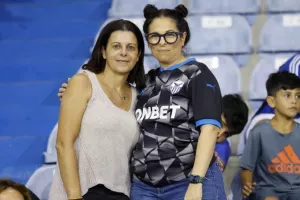 ΦΩΤΟΡΕΠΟΡΤΑΖ από τον κόσμο στο Βαρωσιώτικο ντέρμπι